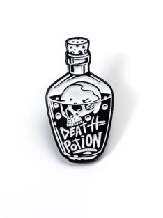 "Death Potion" kitűző