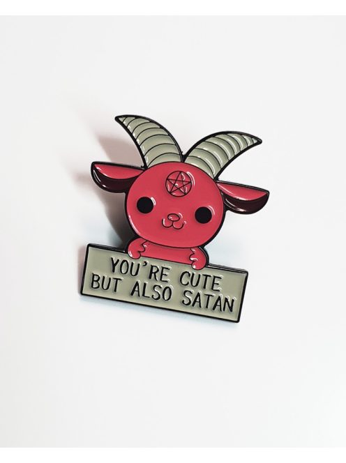 "Cute but Satan" kitűző